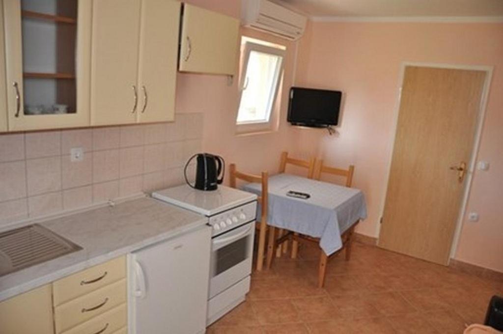 Apartments With A Parking Space Lopar, Rab - 16680 Экстерьер фото