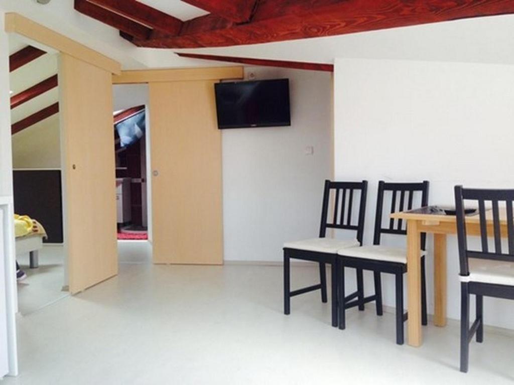 Apartments With A Parking Space Lopar, Rab - 16680 Номер фото
