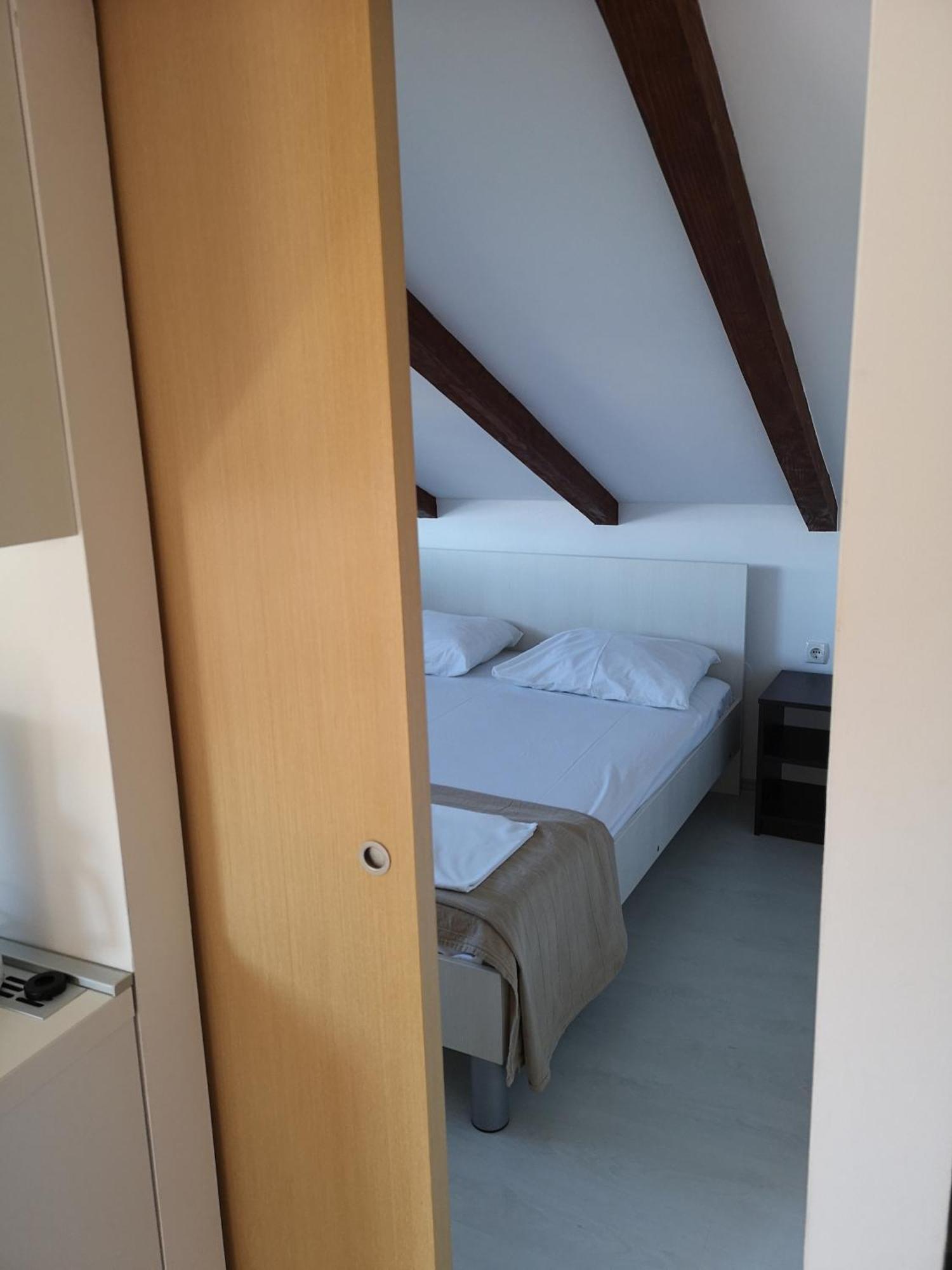 Apartments With A Parking Space Lopar, Rab - 16680 Номер фото