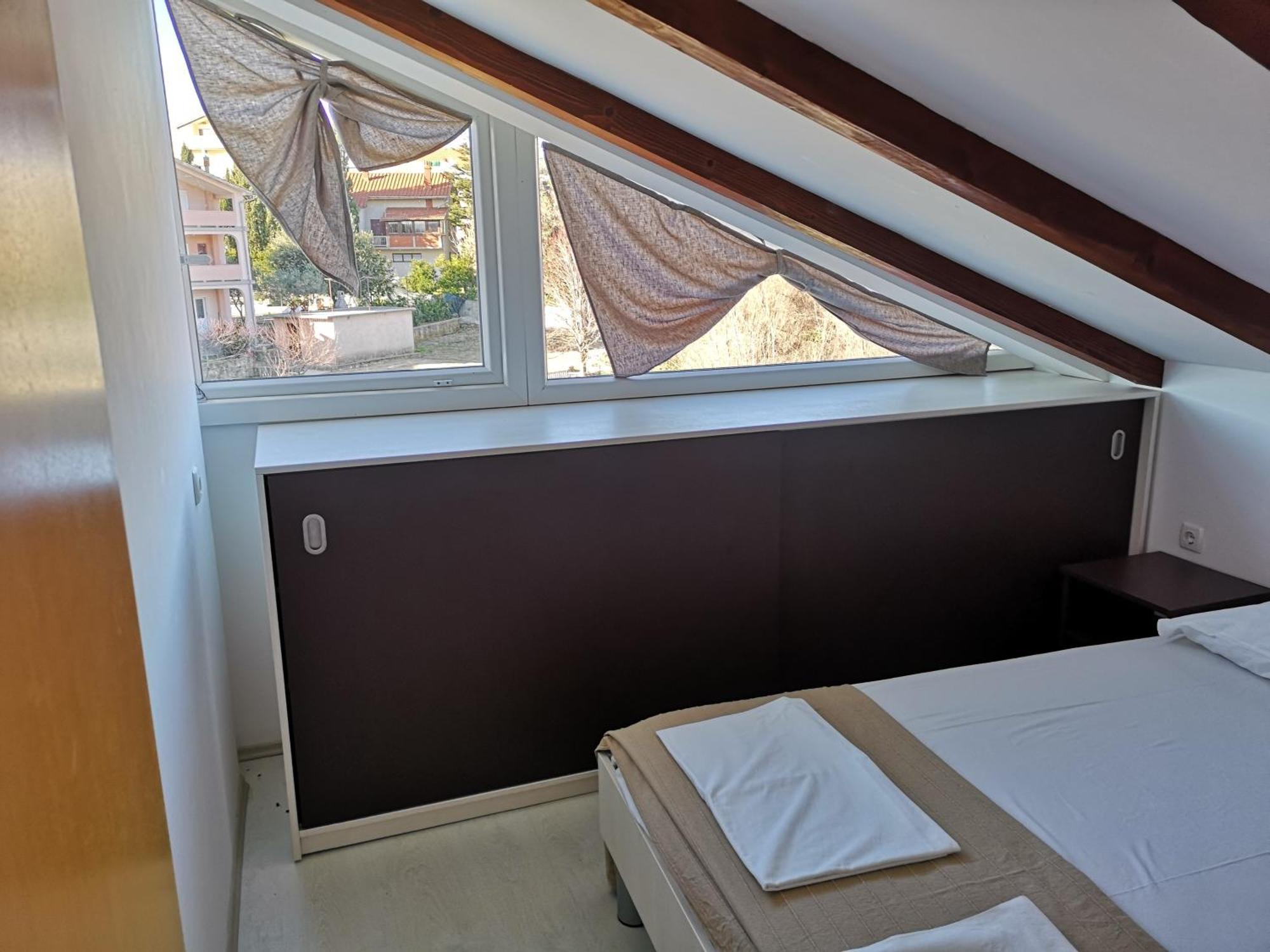 Apartments With A Parking Space Lopar, Rab - 16680 Номер фото