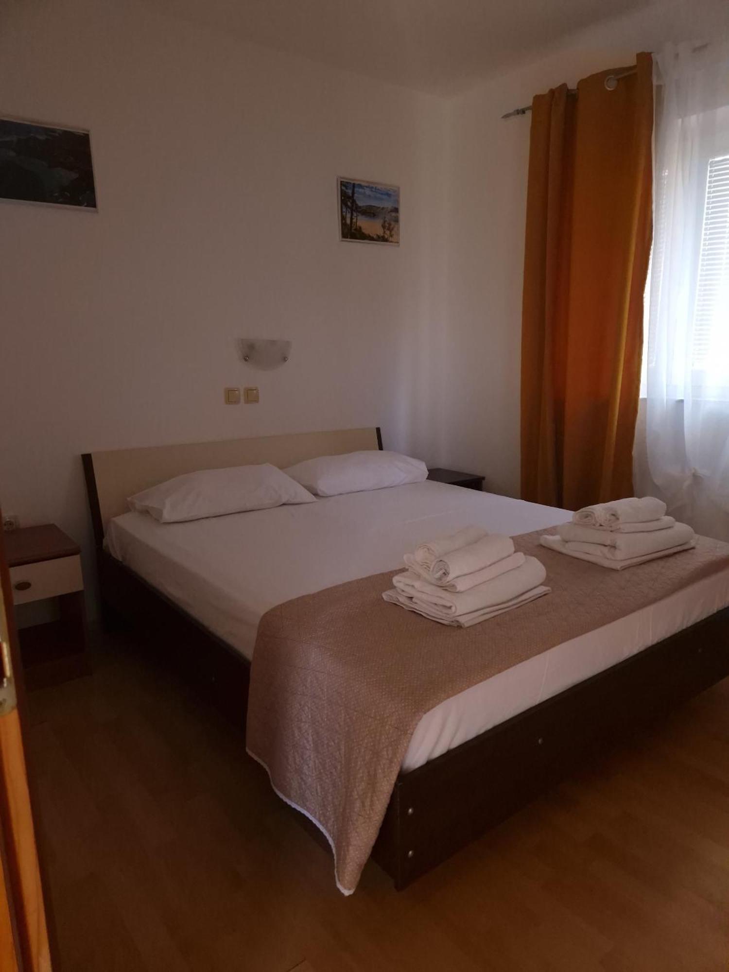 Apartments With A Parking Space Lopar, Rab - 16680 Экстерьер фото